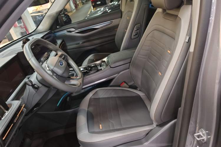 Used Ford Edge 2023 Edge L 2.0T EcoBoost E-Hybrid Four-Wheel Drive Seven-Seat Supreme Model Left Front Seat