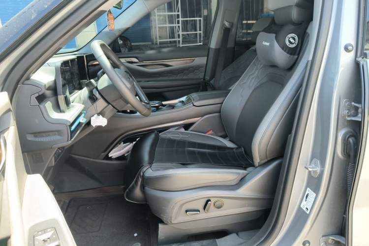 Used Ford Edge 2023 Ford Explorer L 2.0T EcoBoost Two-Wheel Drive 7-Seater Luxury Model Left Front Seat