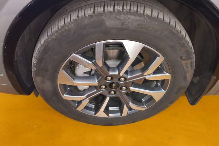 Used Ford Edge 2023 Edge L 2.0T EcoBoost E-Hybrid Four-Wheel Drive Seven-Seat Supreme Model Left Front Wheel Hub