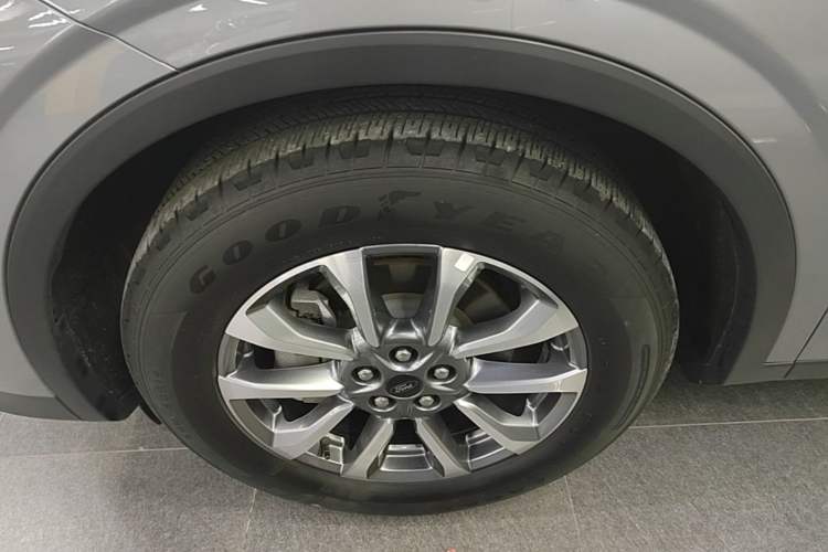 Used Ford Edge 2023 Ford Explorer L 2.0T EcoBoost Two-Wheel Drive 7-Seater Luxury Model Left Front Wheel Hub