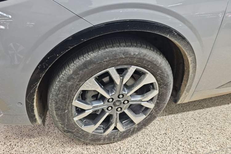 Used Ford Edge 2023 Ford Explorer L 2.0T EcoBoost Four-Wheel Drive 7-Seater Supreme Model Left Front Wheel Hub