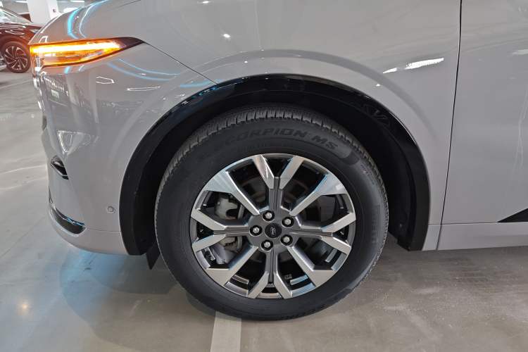 Used Ford Edge 2023 Ford Explorer L 2.0T EcoBoost Four-Wheel Drive 7-Seater Supreme Model Left Front Wheel Hub