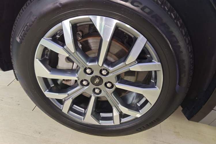 Used Ford Edge 2023 Ford Explorer L 2.0T EcoBoost Four-Wheel Drive 7-Seater Supreme Model Left Front Wheel Hub