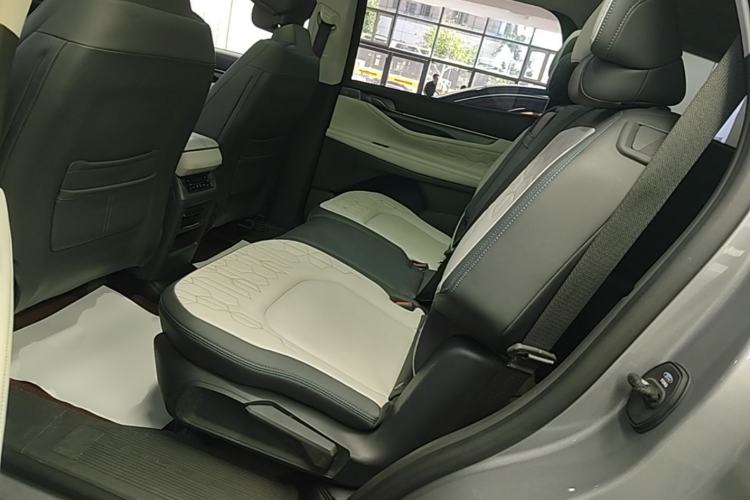 Used Ford Edge 2023 Ford Explorer L 2.0T EcoBoost Two-Wheel Drive 7-Seater Luxury Model Left Rear Seat