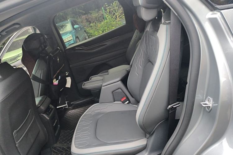 Used Ford Edge 2023 Ford Explorer L 2.0T EcoBoost E-Hybrid Two-Wheel Drive 7-Seater Luxury Model Left Rear Seat