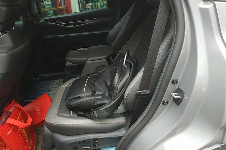Used Ford Edge 2023 Ford Explorer L 2.0T EcoBoost Four-Wheel Drive 7-Seater Supreme Model Left Rear Seat