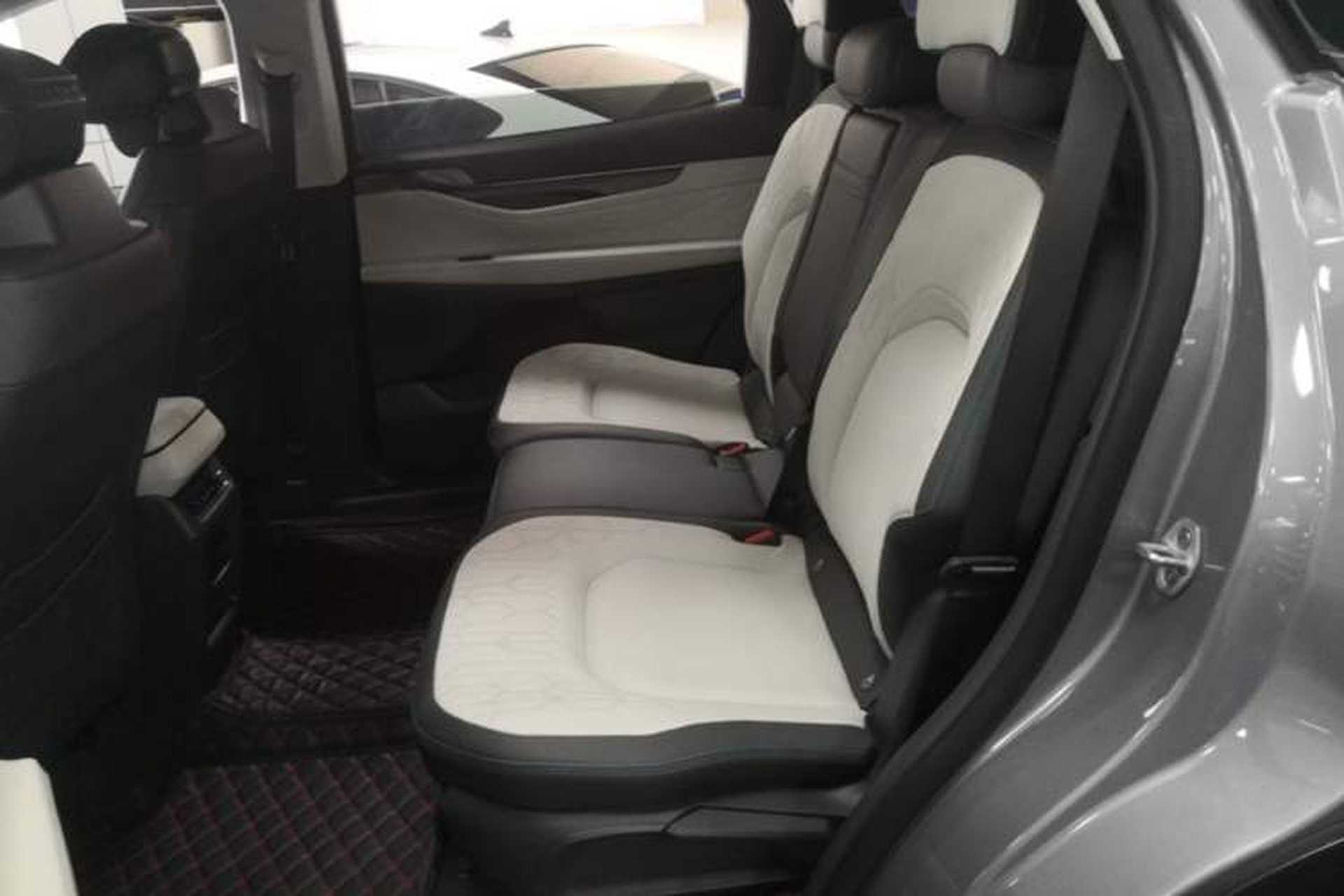 Used Ford Edge 2023 Ford Explorer L 2.0T EcoBoost Two-Wheel Drive 7-Seater Luxury Model Left Rear Seat
