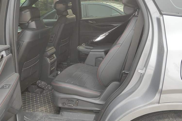 Used Ford Edge 2023 Ford Explorer L 2.0T EcoBoost E-Hybrid Four-Wheel Drive 7-Seater ST-Line Left Rear Seat