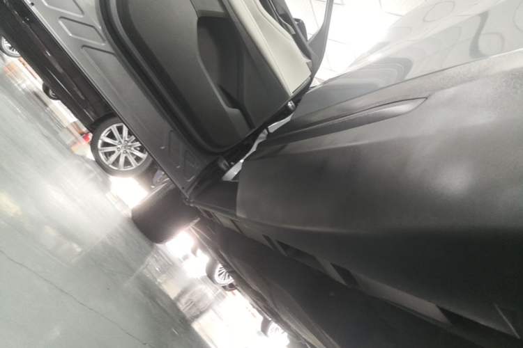 Used Ford Edge 2023 Ford Explorer L 2.0T EcoBoost Two-Wheel Drive 7-Seater Luxury Model Left Side Sill