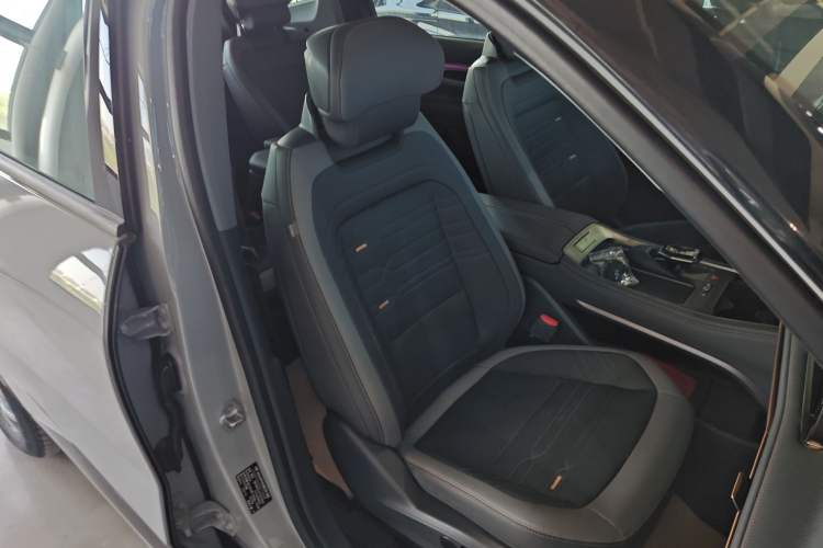 Used Ford Edge 2023 Ford Explorer L 2.0T EcoBoost Four-Wheel Drive 7-Seater Supreme Model Right Front Seat