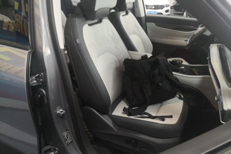 Used Ford Edge 2023 Ford Explorer L 2.0T EcoBoost Two-Wheel Drive 7-Seater Luxury Model Right Front Seat