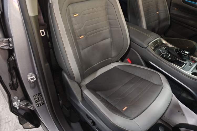 Used Ford Edge 2023 Edge L 2.0T EcoBoost E-Hybrid Four-Wheel Drive Seven-Seat Supreme Model Right Front Seat