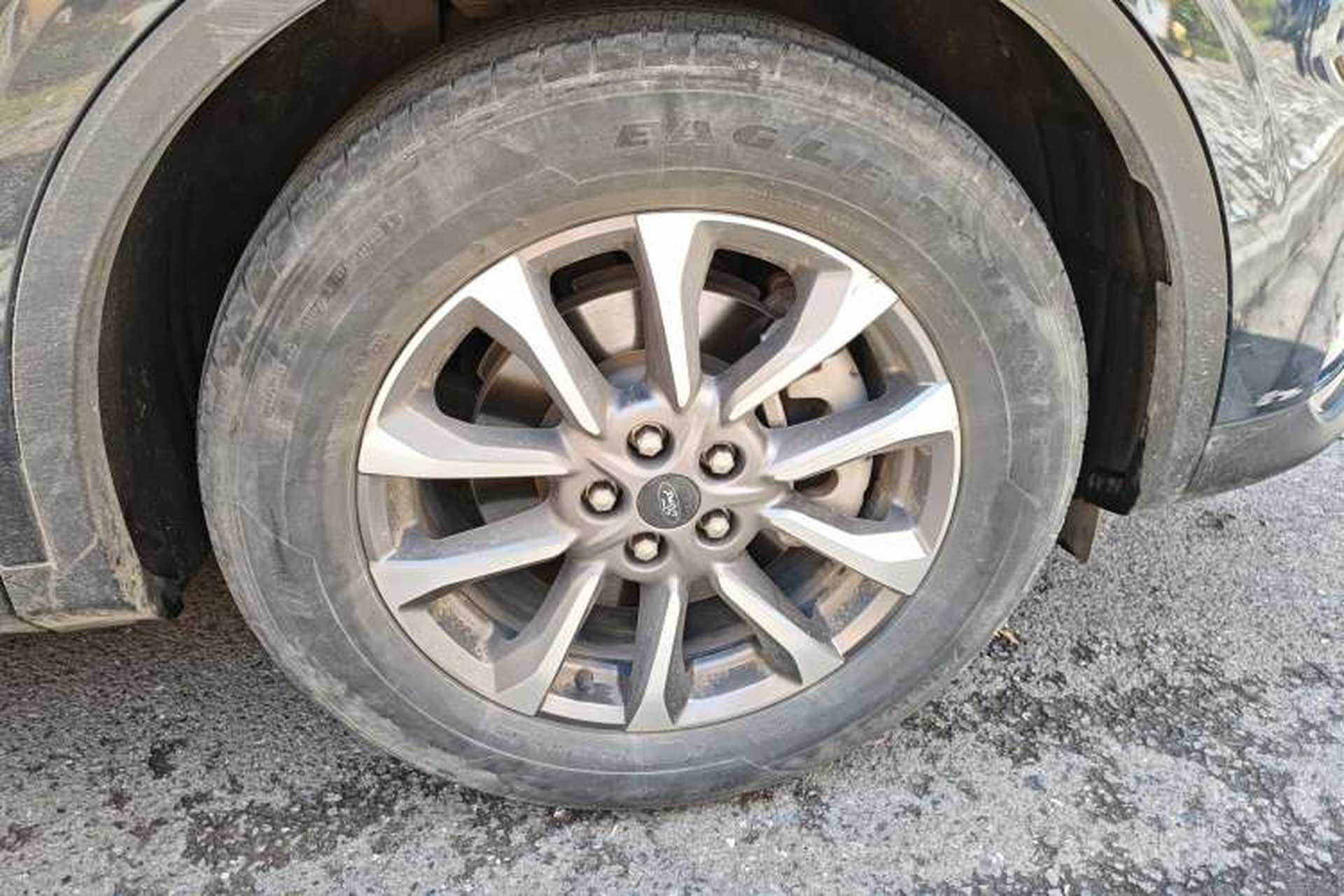 Used Ford Edge 2023 Ford Explorer L 2.0T EcoBoost E-Hybrid Two-Wheel Drive 7-Seater Luxury Model Right Front Wheel Hub