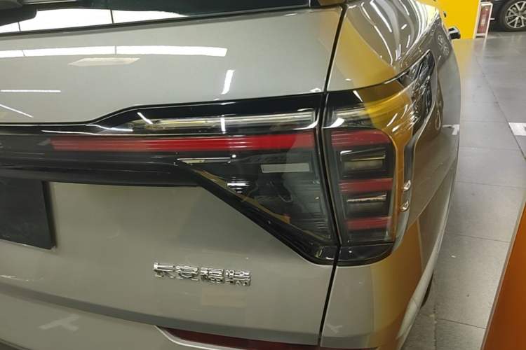 Used Ford Edge 2023 Ford Explorer L 2.0T EcoBoost Two-Wheel Drive 7-Seater Luxury Model Right Rear Taillight