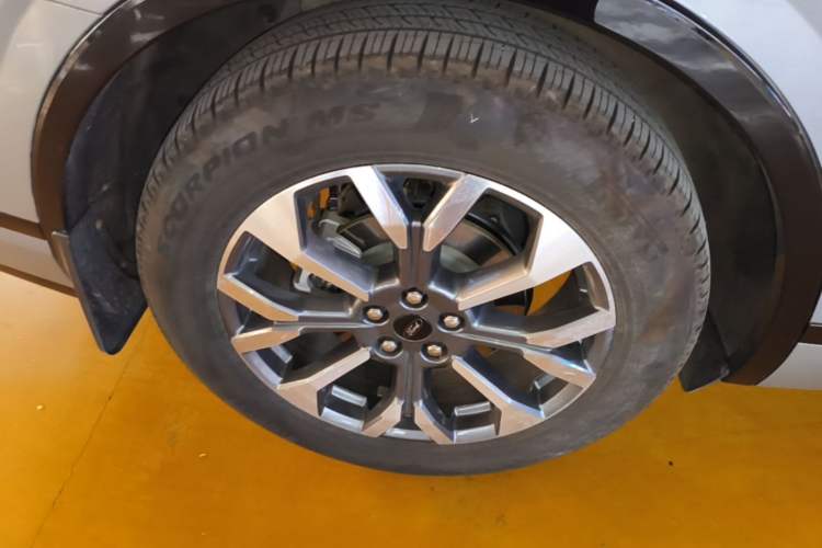 Used Ford Edge 2023 Edge L 2.0T EcoBoost E-Hybrid Four-Wheel Drive Seven-Seat Supreme Model Right Rear Wheel Hub