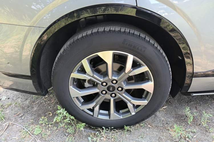 Used Ford Edge 2023 Ford Explorer L 2.0T EcoBoost Four-Wheel Drive 7-Seater Supreme Model Right Rear Wheel Hub