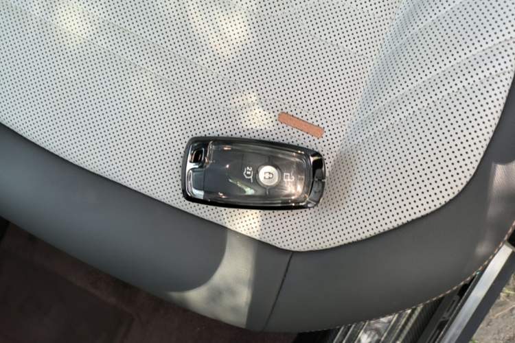 Used Ford Edge 2023 Ford Explorer L 2.0T EcoBoost Four-Wheel Drive 7-Seater Supreme Model Vehicle Key
