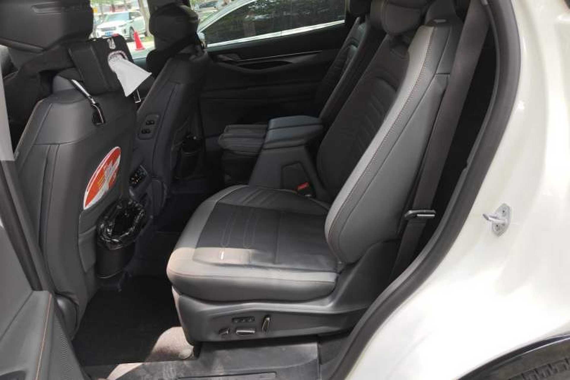 Used Ford Edge 2023 Edge L 2.0T EcoBoost E-Hybrid Four-Wheel Drive Seven-Seat Supreme Model Left Rear Seat