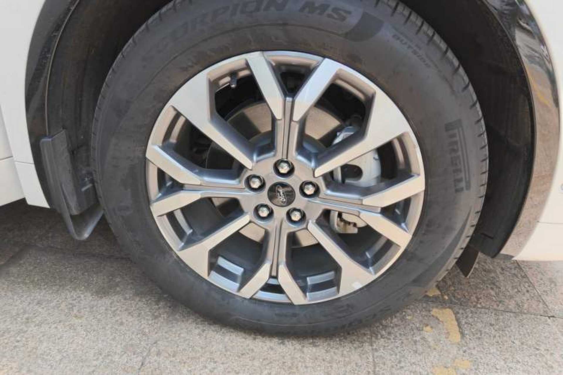 Used Ford Edge 2023 Edge L 2.0T EcoBoost E-Hybrid Four-Wheel Drive Seven-Seat Supreme Model Right Front Wheel Hub