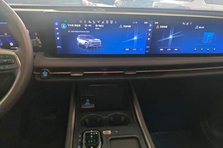 Used Ford Edge 2023 Ford Explorer L 2.0T EcoBoost Four-Wheel Drive 7-Seater Supreme Model Audio And AC Panel