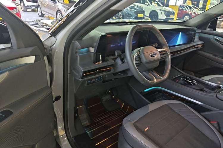 Used Ford Edge 2023 Ford Explorer L 2.0T EcoBoost Four-Wheel Drive 7-Seater Supreme Model Driver Seat