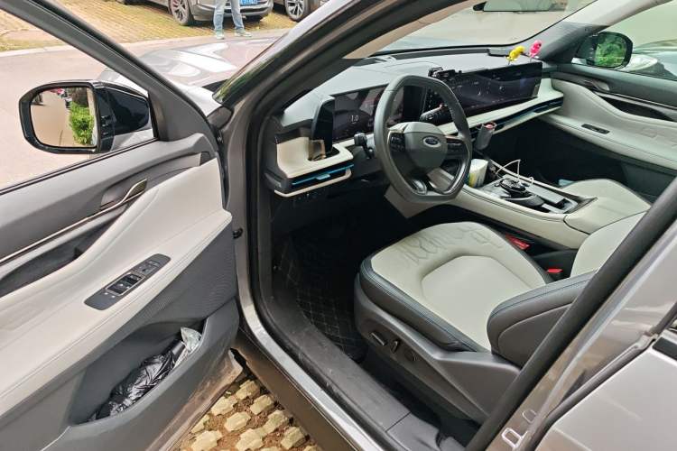 Used Ford Edge 2023 Ford Explorer L 2.0T EcoBoost Two-Wheel Drive 7-Seater Luxury Model Driver Seat