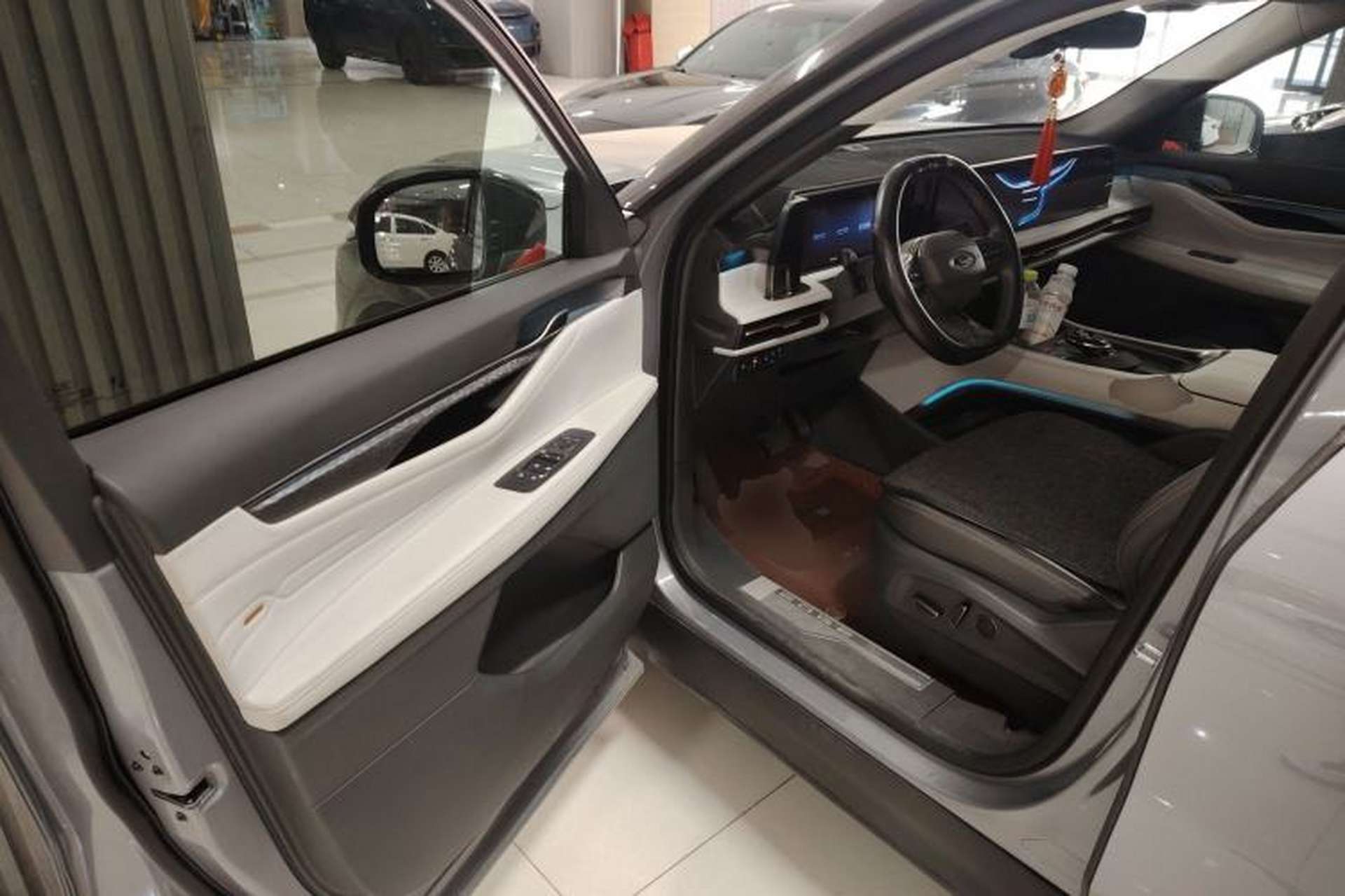 Used Ford Edge 2023 Ford Explorer L 2.0T EcoBoost Four-Wheel Drive 7-Seater Supreme Model Driver Seat