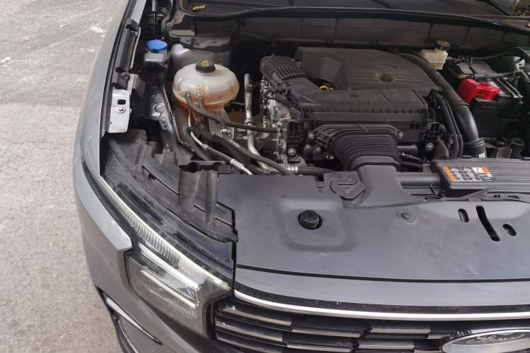 Used Ford Edge 2023 Ford Explorer L 2.0T EcoBoost Two-Wheel Drive 7-Seater Luxury Model Engine Bay Right