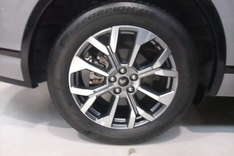Used Ford Edge 2023 Ford Explorer L 2.0T EcoBoost Four-Wheel Drive 7-Seater Supreme Model Exterior 5