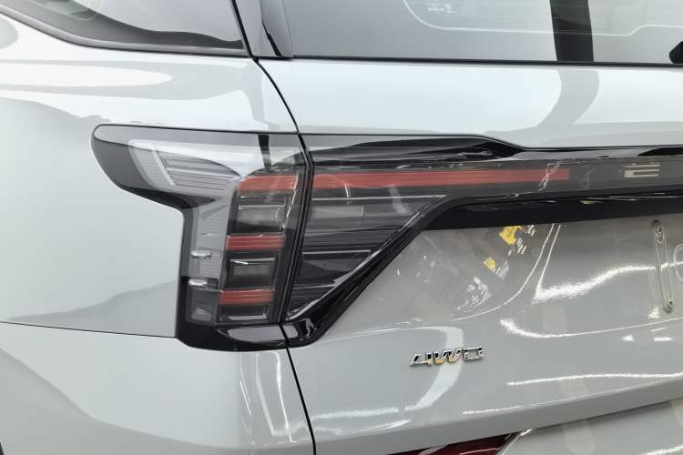 Used Ford Edge 2023 Ford Explorer L 2.0T EcoBoost Four-Wheel Drive 7-Seater Supreme Model Exterior 9