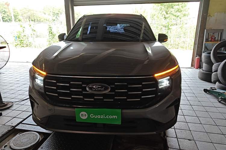 Used Ford Edge 2023 Ford Explorer L 2.0T EcoBoost Two-Wheel Drive 7-Seater Luxury Model Front