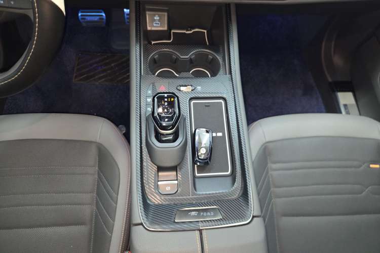 Used Ford Edge 2023 Edge L 2.0T EcoBoost E-Hybrid Four-Wheel Drive Seven-Seat Supreme Model Gear Lever