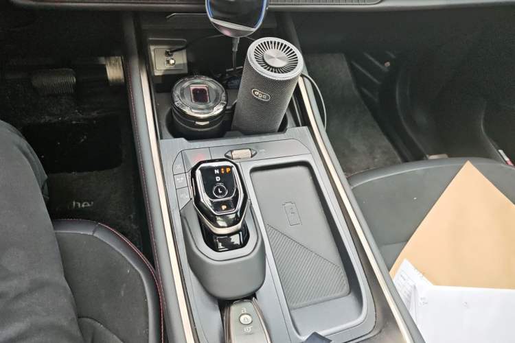 Used Ford Edge 2023 Ford Explorer L 2.0T EcoBoost E-Hybrid Four-Wheel Drive 7-Seater ST-Line Gear Lever