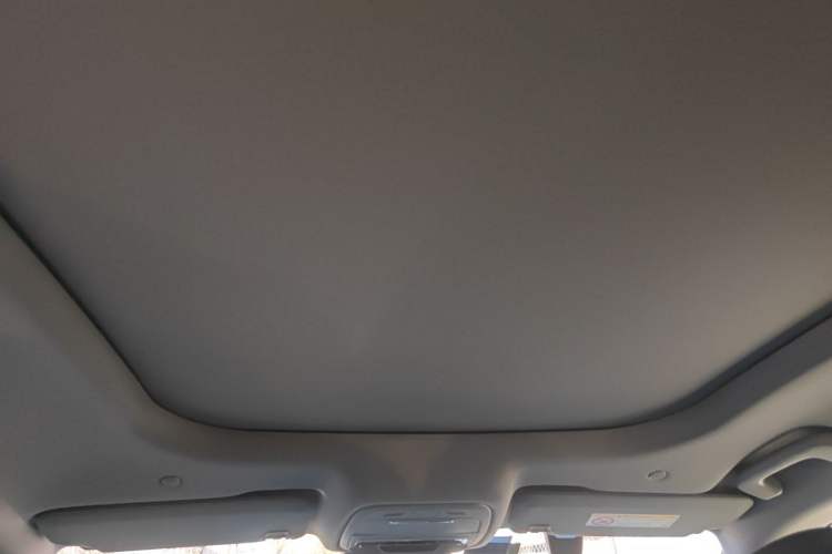Used Ford Edge 2023 Ford Explorer L 2.0T EcoBoost Two-Wheel Drive 7-Seater Luxury Model Headliner