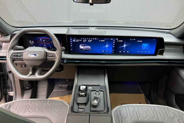 Used Ford Edge 2023 Ford Explorer L 2.0T EcoBoost Two-Wheel Drive 7-Seater Luxury Model Interior 1