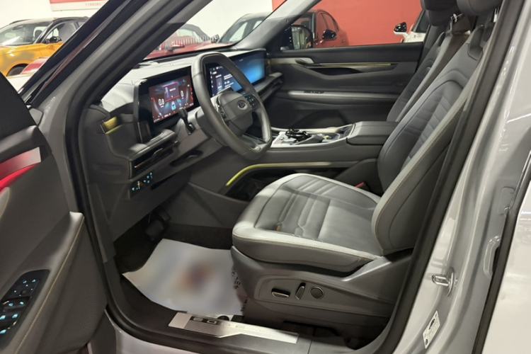 Used Ford Edge 2023 Ford Explorer L 2.0T EcoBoost Four-Wheel Drive 7-Seater Supreme Model Interior 1