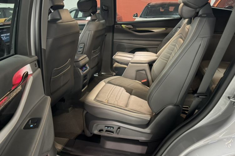 Used Ford Edge 2023 Ford Explorer L 2.0T EcoBoost Four-Wheel Drive 7-Seater Supreme Model Interior 2