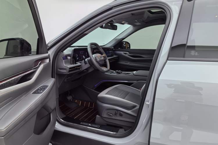 Used Ford Edge 2023 Ford Explorer L 2.0T EcoBoost Four-Wheel Drive 7-Seater Supreme Model Interior 2