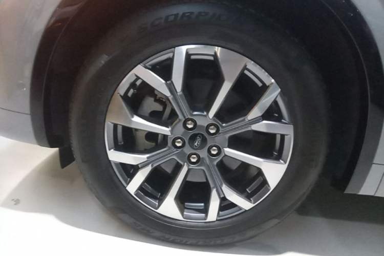 Used Ford Edge 2023 Ford Explorer L 2.0T EcoBoost Four-Wheel Drive 7-Seater Supreme Model Left Front Wheel Hub