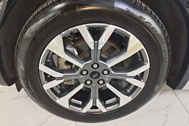 Used Ford Edge 2023 Ford Explorer L 2.0T EcoBoost Four-Wheel Drive 7-Seater Supreme Model Left Front Wheel Hub