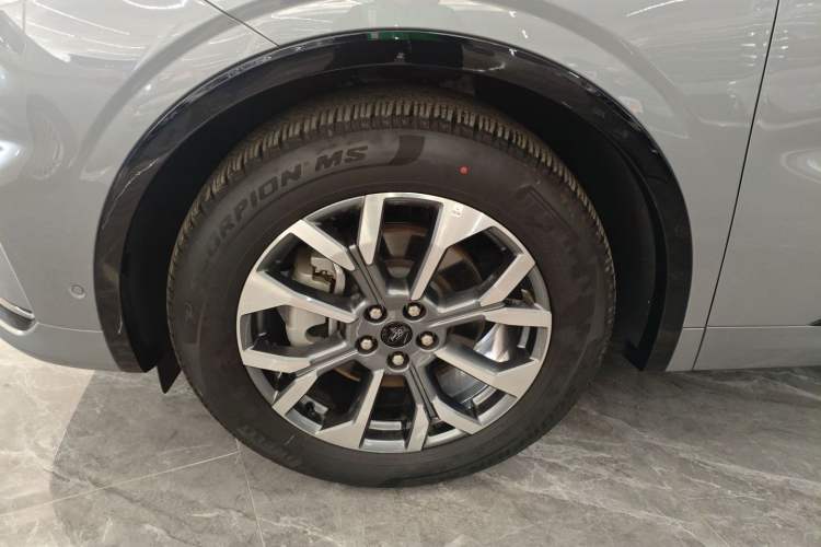 Used Ford Edge 2023 Ford Explorer L 2.0T EcoBoost Four-Wheel Drive 7-Seater Supreme Model Left Front Wheel Hub