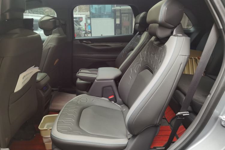 Used Ford Edge 2023 Ford Explorer L 2.0T EcoBoost Two-Wheel Drive 7-Seater Luxury Model Left Rear Seat