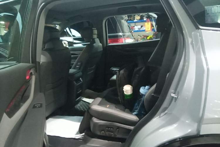 Used Ford Edge 2023 Ford Explorer L 2.0T EcoBoost Four-Wheel Drive 7-Seater Supreme Model Left Rear Seat