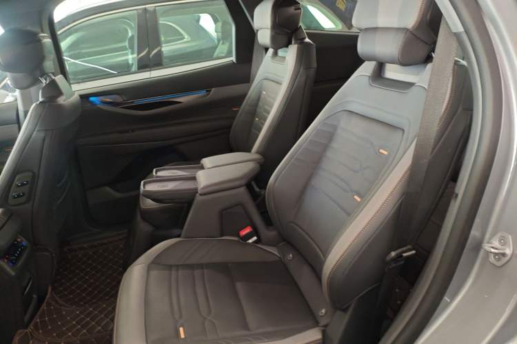 Used Ford Edge 2023 Ford Explorer L 2.0T EcoBoost Four-Wheel Drive 7-Seater Supreme Model Left Rear Seat