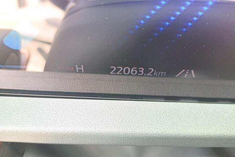 Used Ford Edge 2023 Ford Explorer L 2.0T EcoBoost Four-Wheel Drive 7-Seater Supreme Model Odometer Close Up