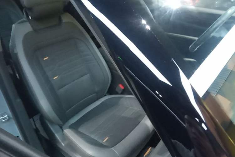 Used Ford Edge 2023 Ford Explorer L 2.0T EcoBoost Four-Wheel Drive 7-Seater Supreme Model Right Front Seat