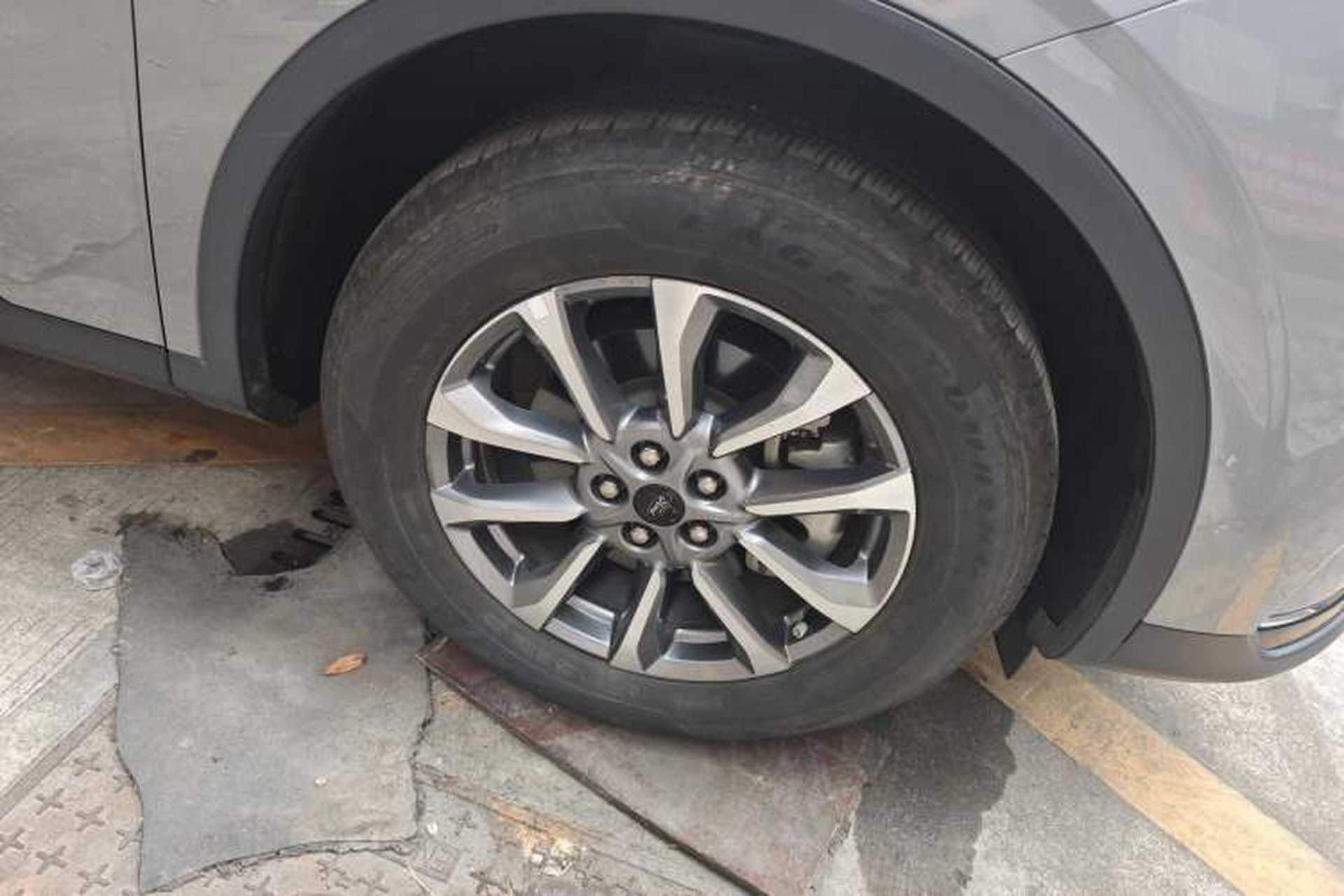 Used Ford Edge 2023 Ford Explorer L 2.0T EcoBoost Two-Wheel Drive 7-Seater Luxury Model Right Front Wheel Hub