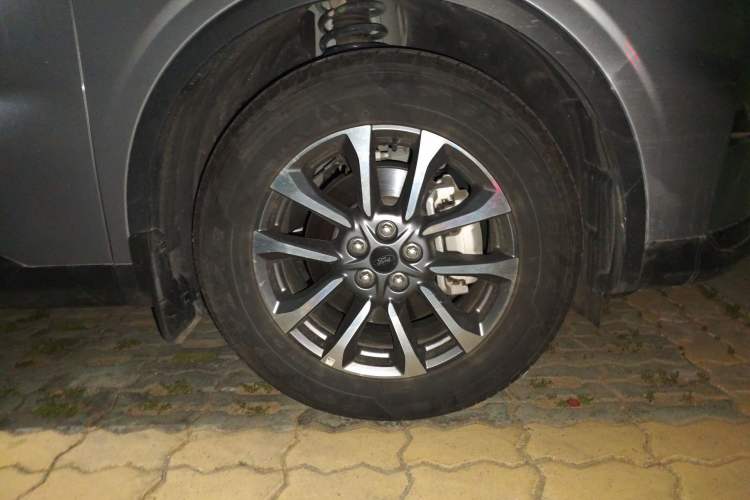 Used Ford Edge 2023 Ford Explorer L 2.0T EcoBoost E-Hybrid Two-Wheel Drive 7-Seater Luxury Model Right Front Wheel Hub