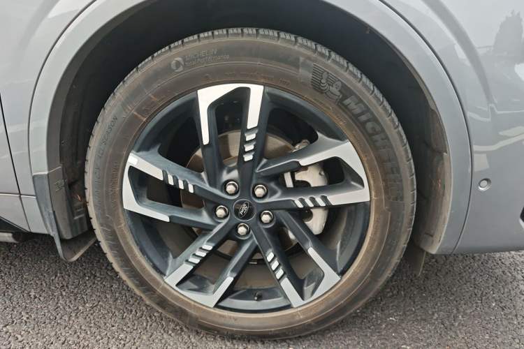 Used Ford Edge 2023 Ford Explorer L 2.0T EcoBoost E-Hybrid Four-Wheel Drive 7-Seater ST-Line Right Front Wheel Hub