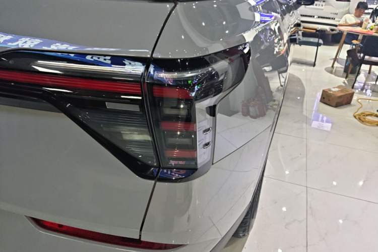 Used Ford Edge 2023 Ford Explorer L 2.0T EcoBoost Two-Wheel Drive 7-Seater Luxury Model Right Rear Taillight
